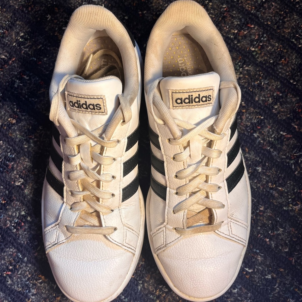 Adidas Cloudfoam comfort sneakers